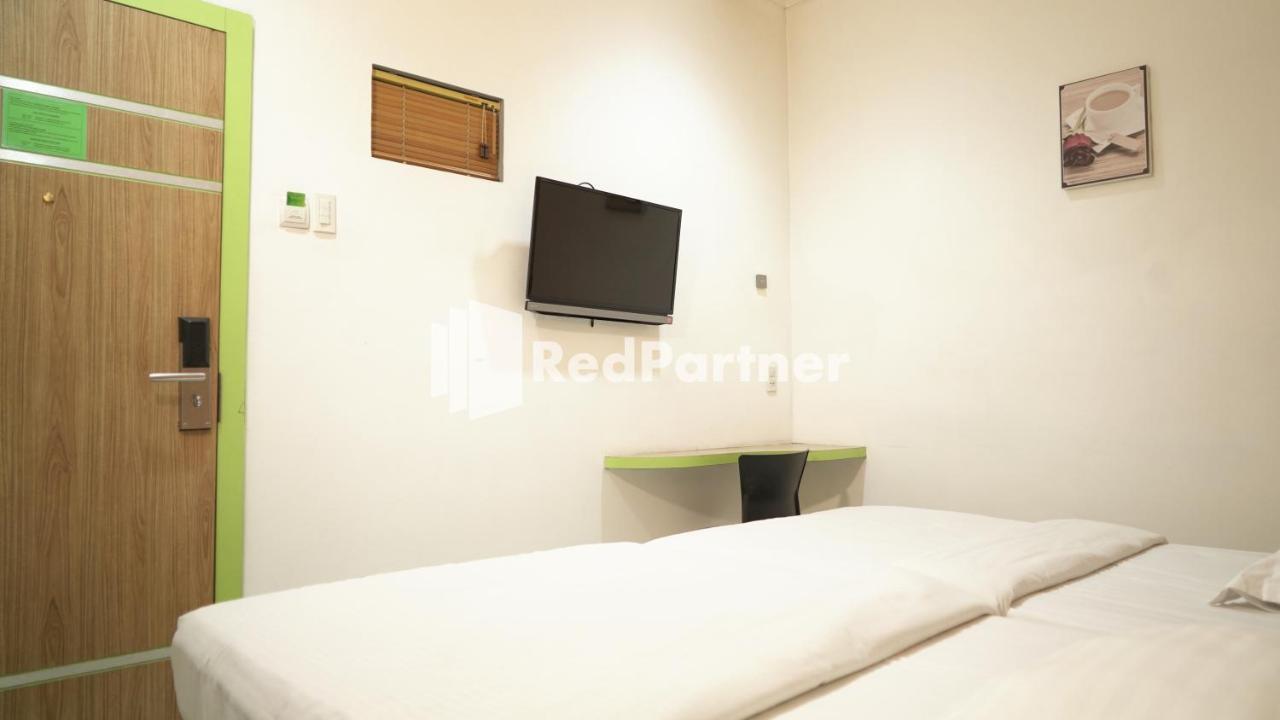 Wisma Sederhana RedPartner Medan Eksteriør billede