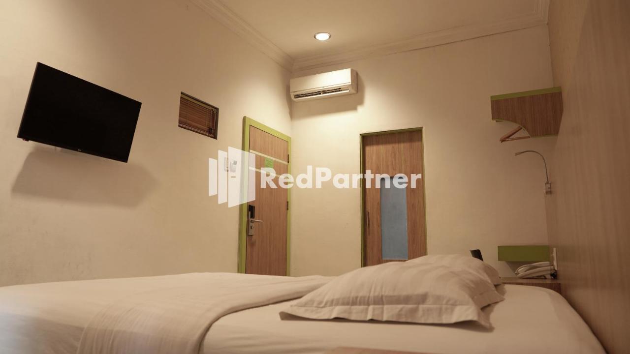 Wisma Sederhana RedPartner Medan Eksteriør billede
