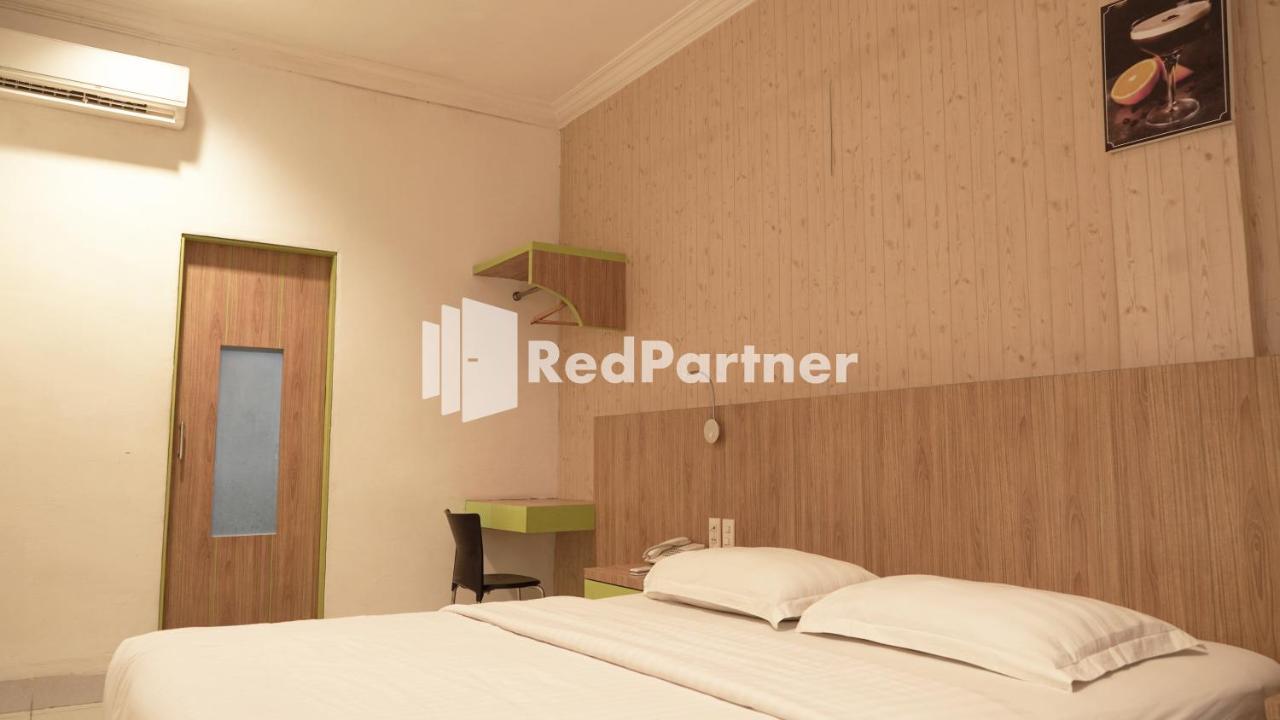Wisma Sederhana RedPartner Medan Eksteriør billede