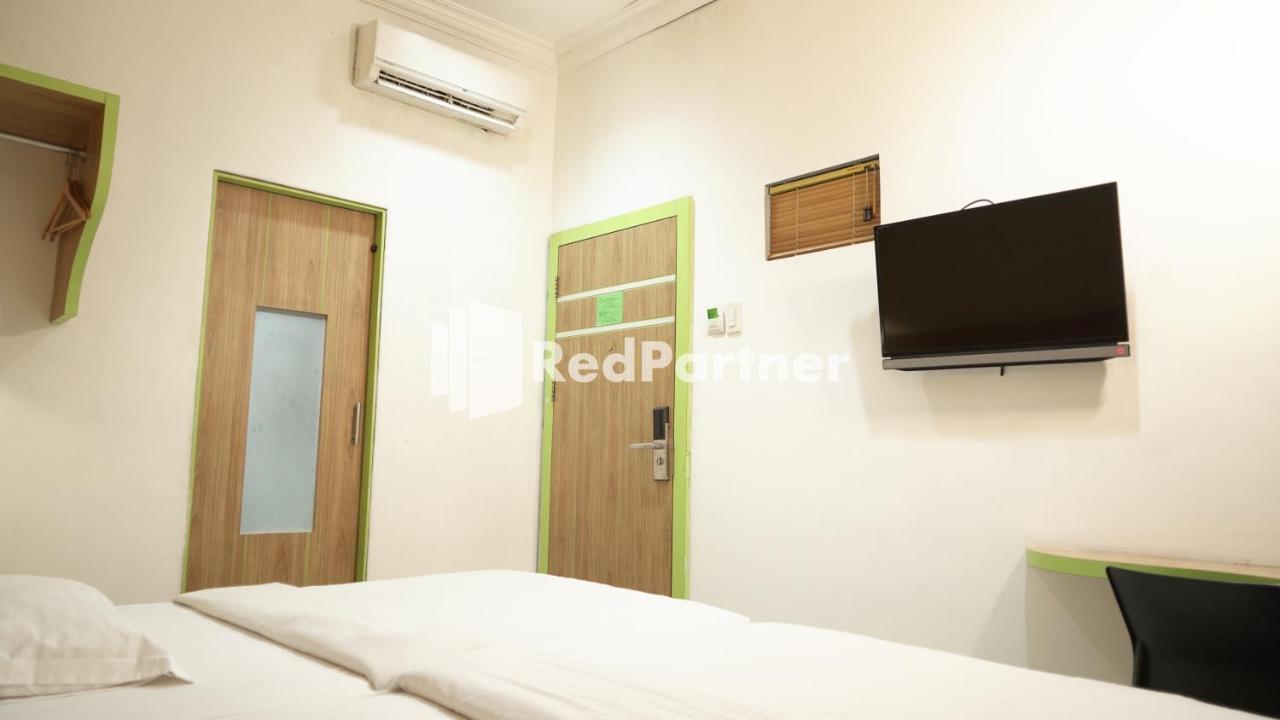 Wisma Sederhana RedPartner Medan Eksteriør billede