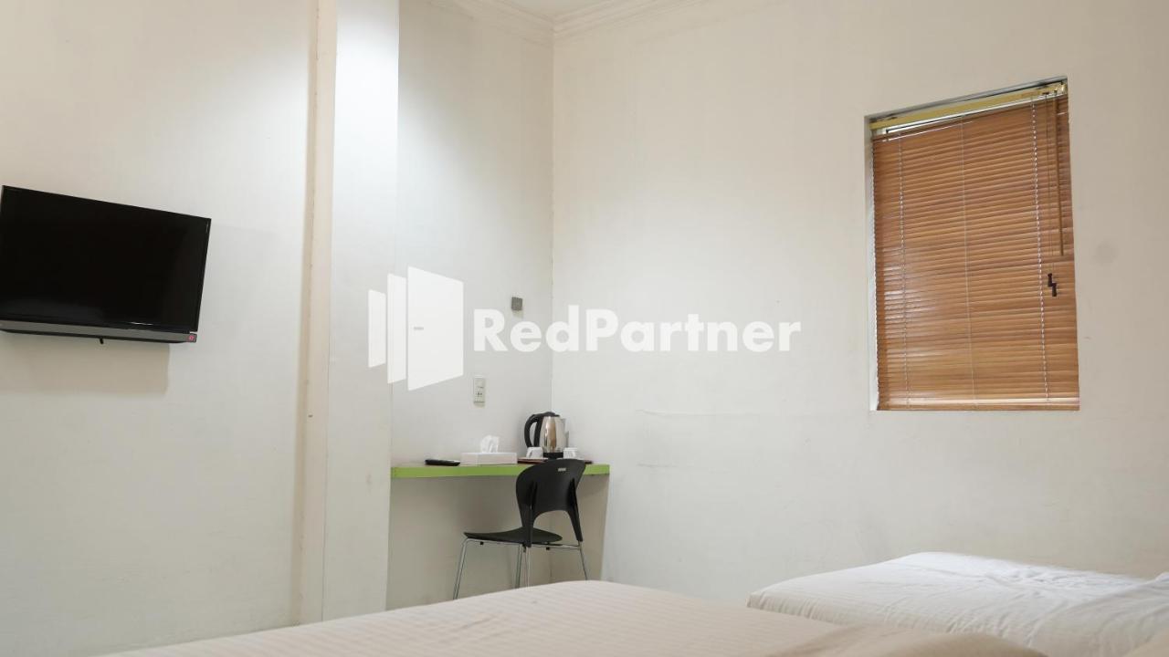 Wisma Sederhana RedPartner Medan Eksteriør billede