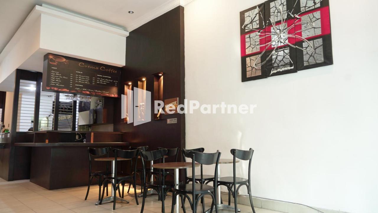 Wisma Sederhana RedPartner Medan Eksteriør billede