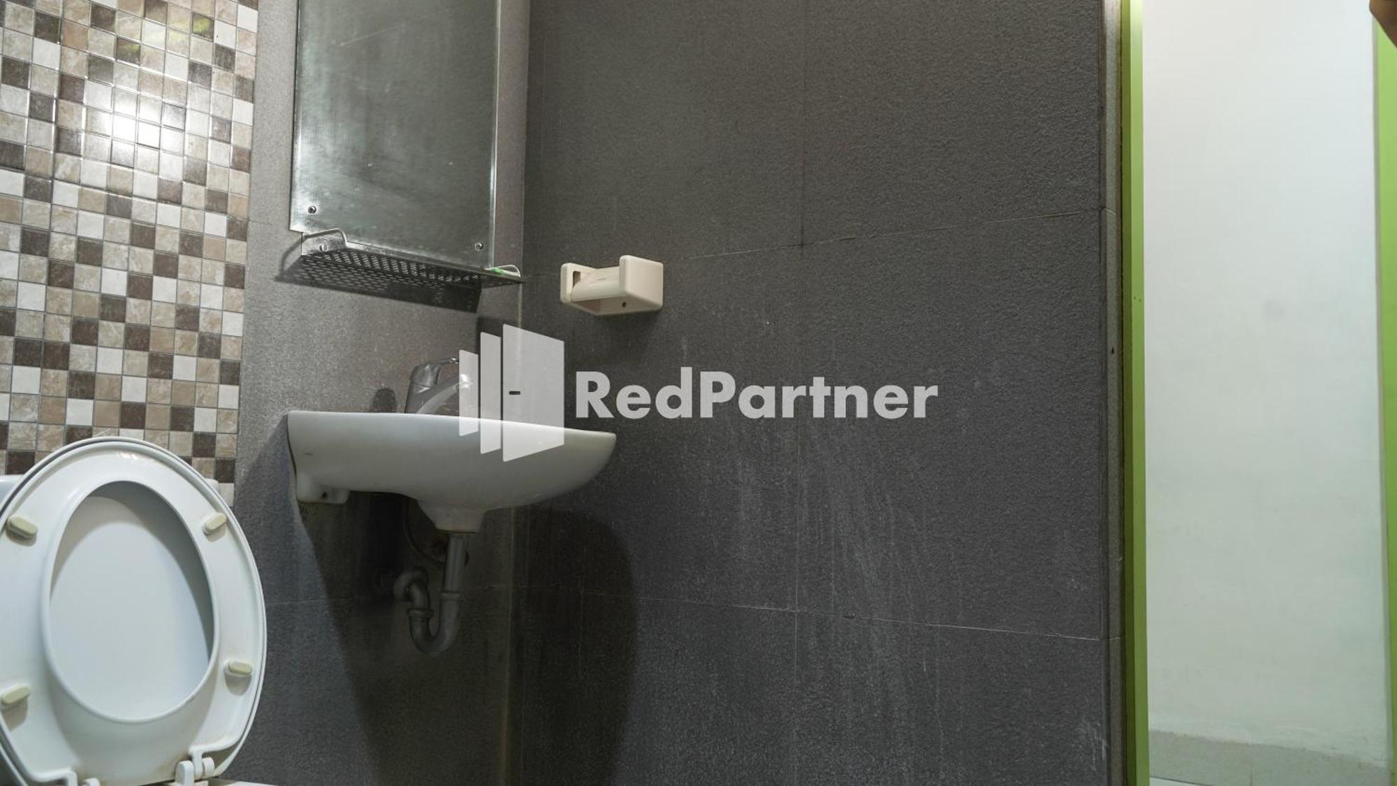 Wisma Sederhana RedPartner Medan Værelse billede